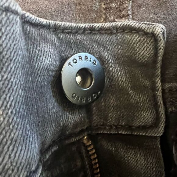 Torrid Womens Bombsheel Skinny Jeans High Rise Stretch  Black Size 12R - Picture 5 of 9